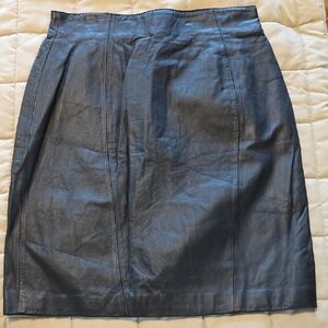 Elegant Black Leather Pencil Skirt